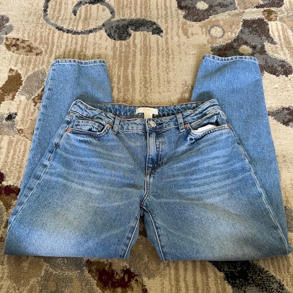 Forever 21 girls ripped skater style jeans